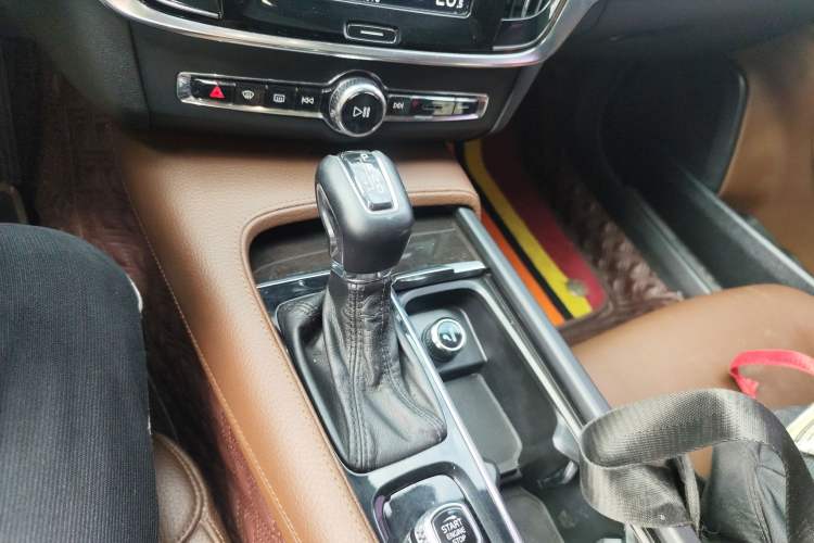 Used Volvo S90 2017 T5 Zhiyuan Edition
