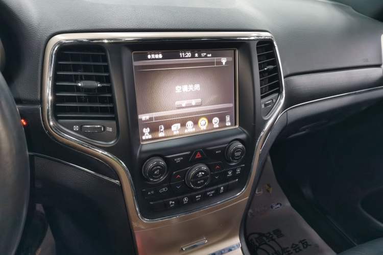 Used  Grand Cherokee 2017 3.0L Comfort Navigation Edition
