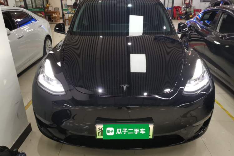 Used Tesla Model Y 2023 Long-Range All-Wheel-Drive Version