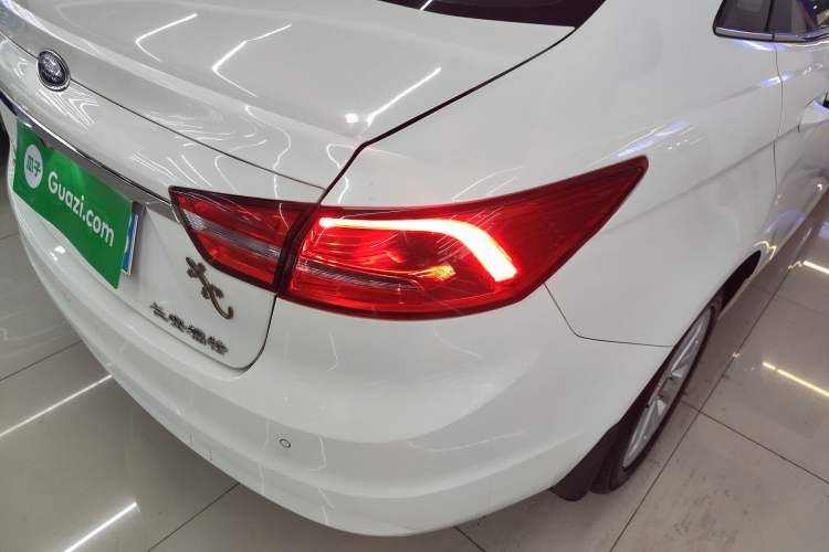 Used Ford Escort 2015 1.5L Automatic Fashion Model
