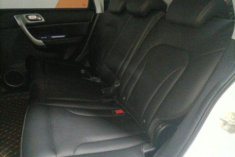 Used Haval H6 2015 Upgraded Model 1.5T Manual Two-Wheel Drive Elite Version
