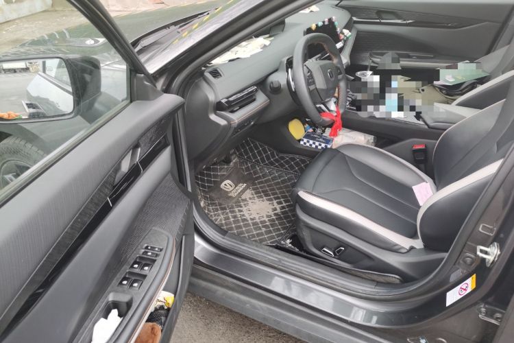 Used Changan UNI-V 2023 1.5T Prestige Model