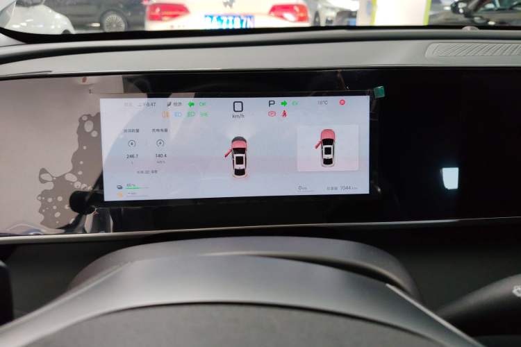 Used BYD Qin L 2025 DM-i Smart Drive 80KM Leading Model
