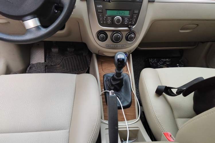 Used Buick Excelle 2015 1.5L Manual Classic Trim
