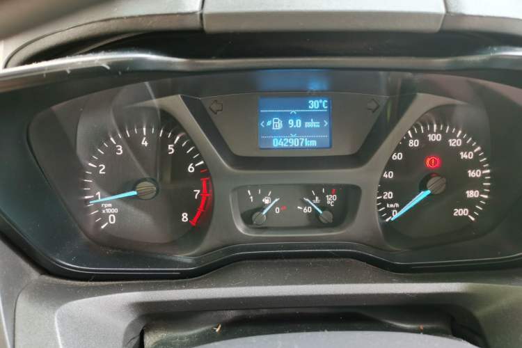 Used Ford Transit 2020 2.0T Gasoline Multi-Purpose Commercial Vehicle Mid-Drive Low-Roof Lift-Up Tailgate China VI Standard