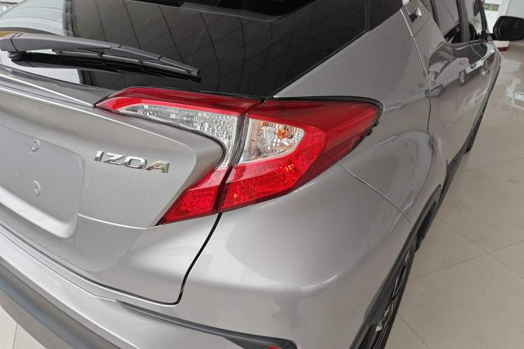 Used Toyota IZOA 2018 2.0L Yichi Version China VI Standard
