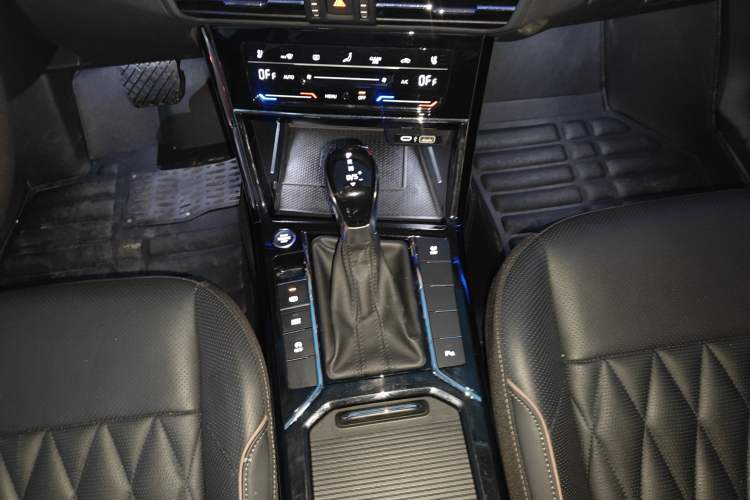 Used Volkswagen Passat 2020 330TSI Luxury Edition China VI