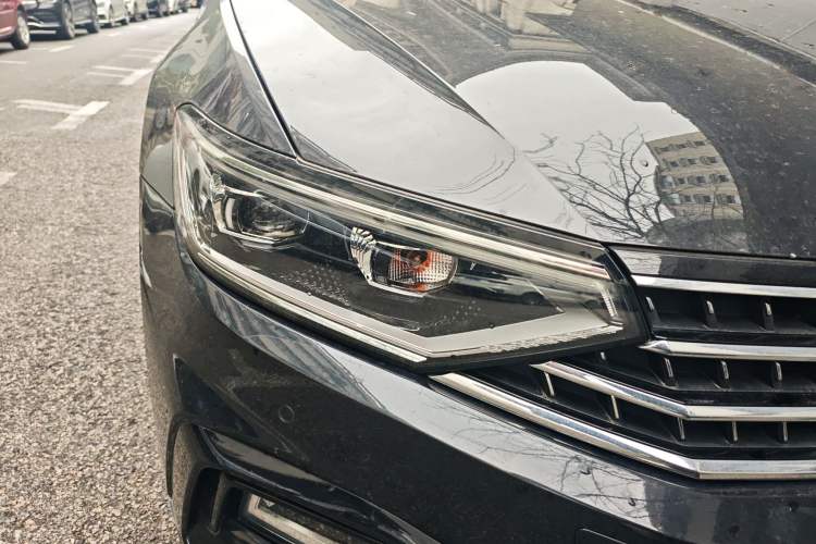 Used Volkswagen Magotan 2023 2 Million Units Commemorative Edition 330TSI DSG Luxury Version