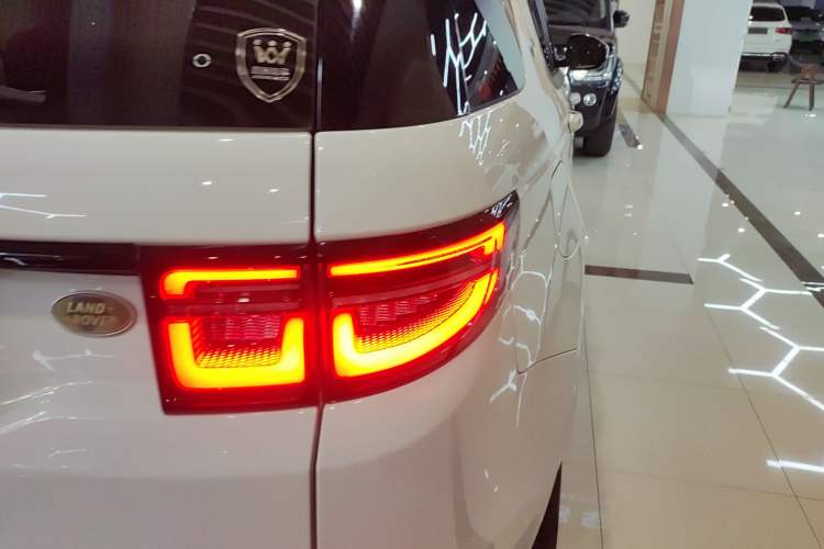 Used Land Rover Discovery Sport 2020 249 PS R-Dynamic Performance Edition