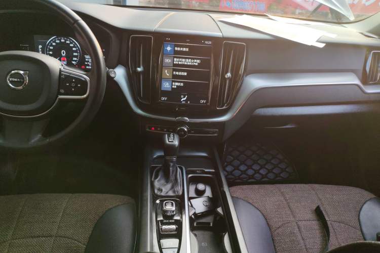 Used Volvo XC60 2021 T5 4x4 Smart Luxury Edition
