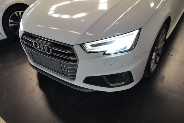 Used Audi A4L 2019 40 TFSI Fashion Edition China VI Emission Standard