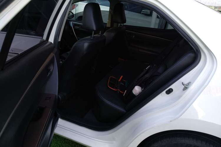 Used Toyota Corolla 2016 Dual-Engine 1.8L E-CVT Elite Edition
