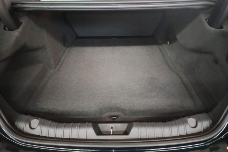 Used Jaguar XFL 2022 XFL 2.0T P250 Two-Wheel-Drive Prestige Luxury Edition
