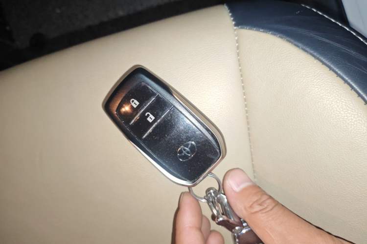 Used Toyota RAV4 2016 2.0L CVT Two-Wheel Drive Smart Edition China V Standard