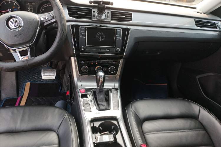 Used Volkswagen Passat 2017 330TSI DSG Luxury Edition
