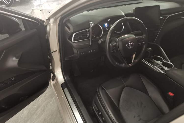 Used Toyota Camry 2021 2.0S FENGSHANG Edition
