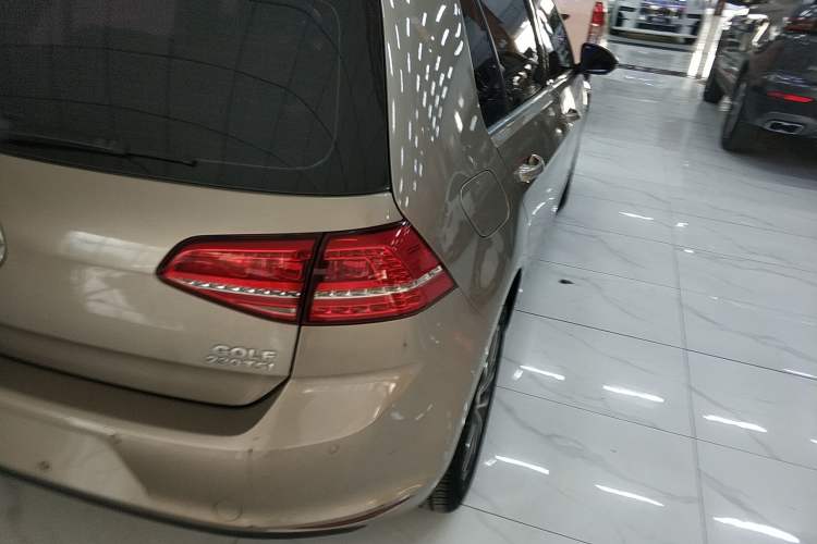 Used Volkswagen Golf 2016 230TSI Automatic Luxury Version
