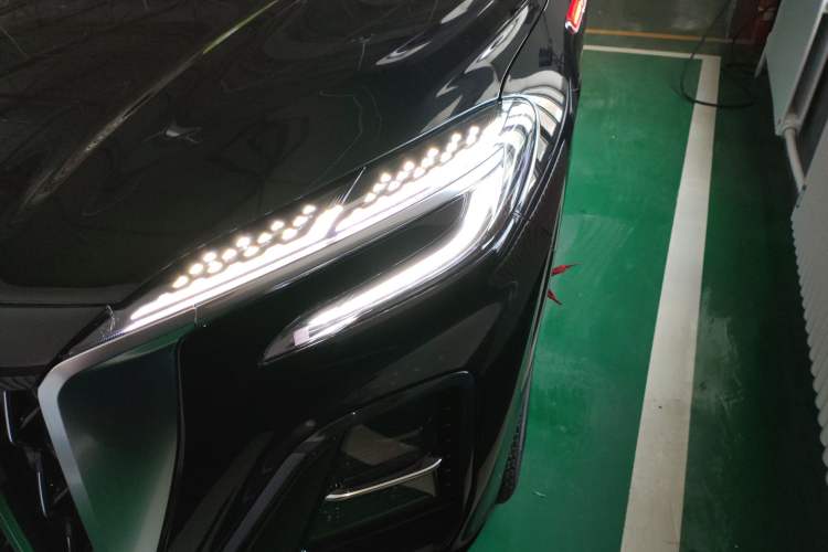 Used Hongqi HS3 PHEV 2025 Model 125km Jingwei PLUS 2 Millionth Anniversary Edition