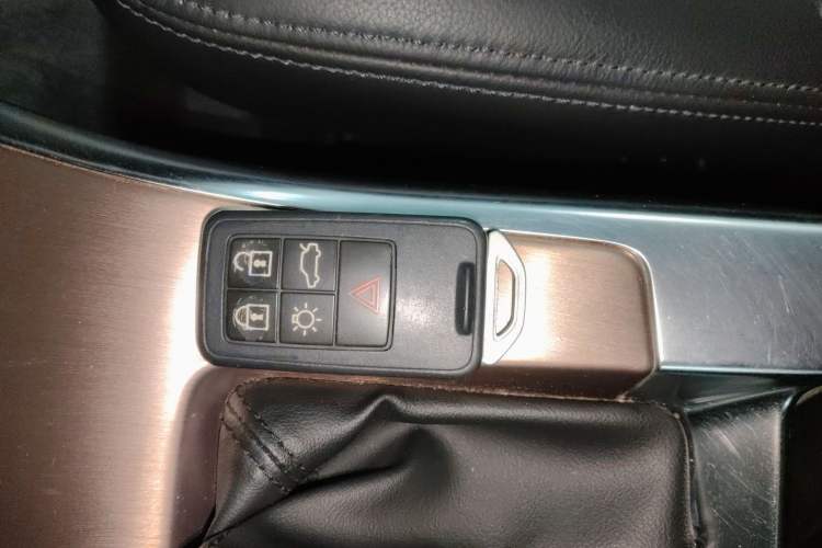 Used Volvo XC60 2016 T5 Smart Upgrade Model