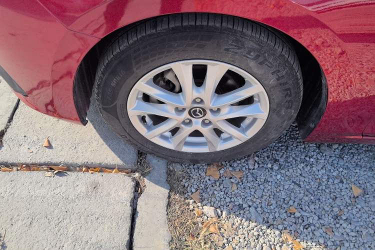 Used Mazda Mazda 3 Axela 2014 Sedan 1.5L Automatic Comfort Model
