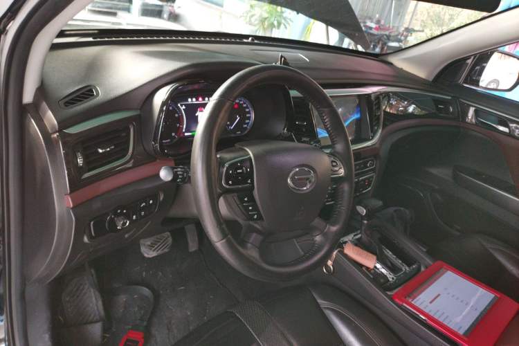 Used GAC Trumpchi GS8 2017 320T Two-Wheel Drive Luxury Smart Connectivity Version (7 Seats)
