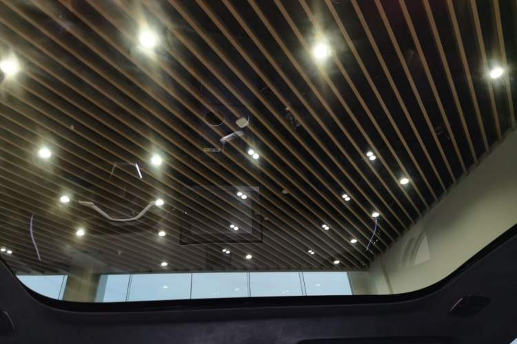 Used  07 2024 Ultra Range-Extended Four-Wheel Drive
