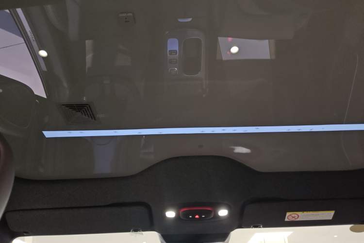 Used  SU7 2024 Rear-Drive Ultra-Long Range Advanced Pro-Level Intelligent Driving Version
