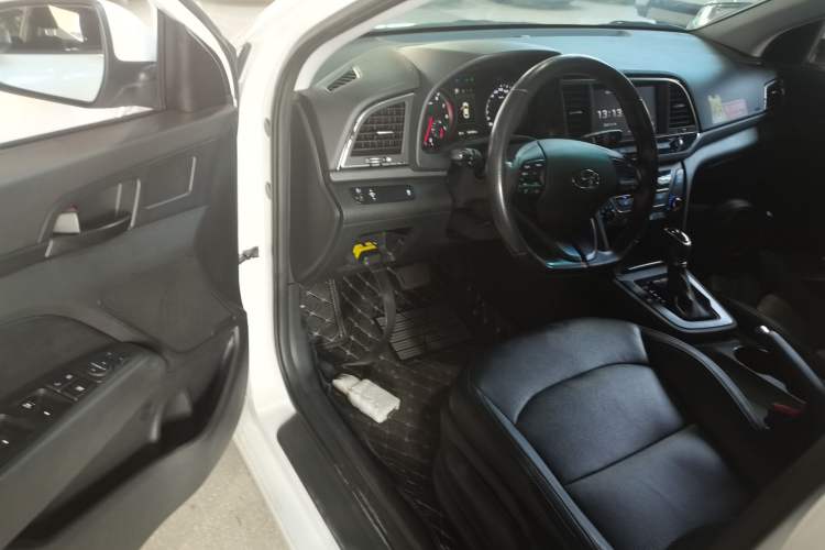 Used Hyundai Elantra 2016 1.4T Dual-Clutch Xuan Dong · Dynamic Version
