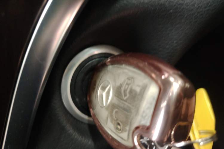 Used Mercedes-Benz V-Class 2021 V 260 Avantgarde Edition
