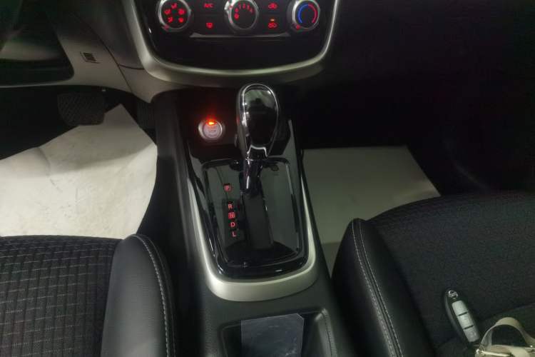 Used Nissan Tiida 2019 1.6L CVT Smart Enjoyment Version China VI Standard