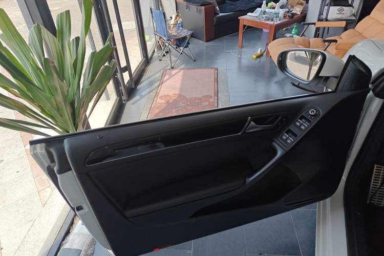 Used Volkswagen Golf 2012 1.4TSI Luxury Convertible Edition
