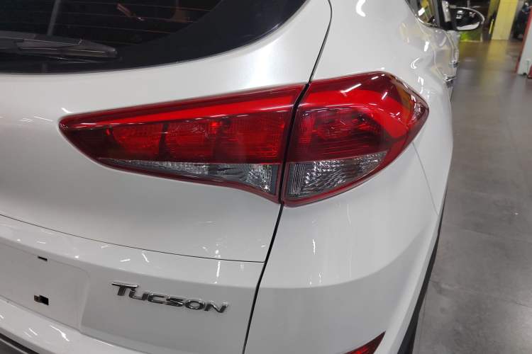 Used Hyundai Tucson 2018 1.6T Dual-Clutch Two-Wheel Drive 15th Anniversary Special Edition
