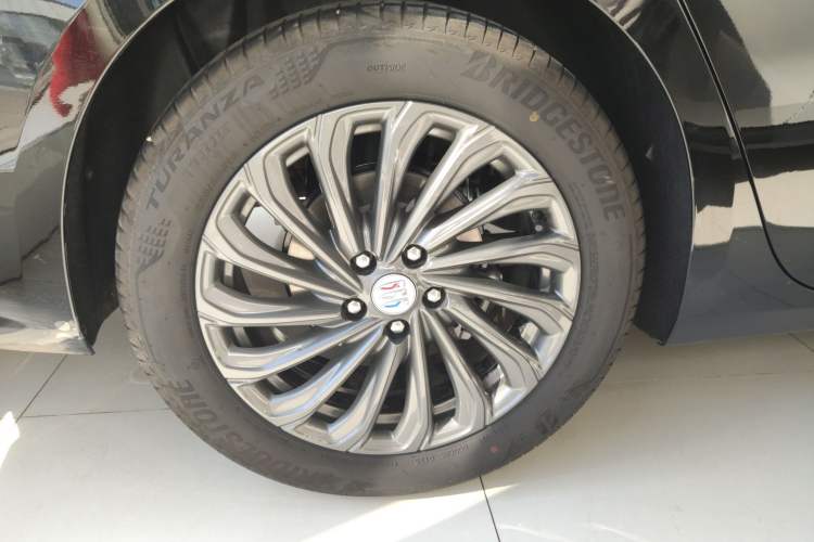 Used Buick LaCrosse 2025 28T Platinum Edition
