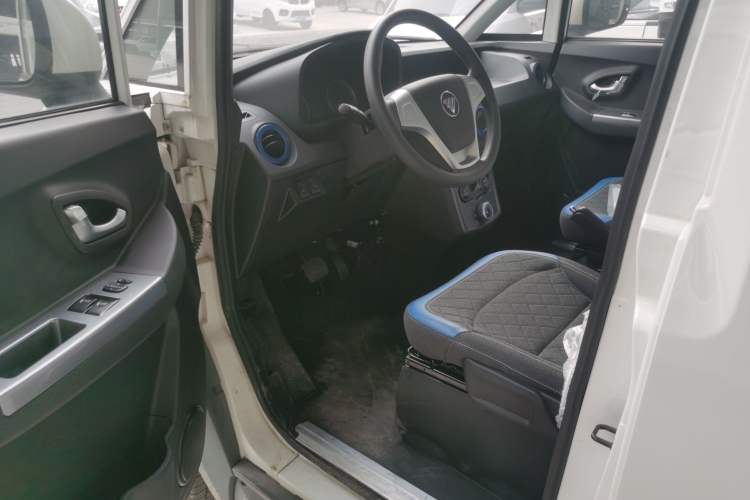 Used Foton Intelligent Blue Elf E7 2024 All-Electric Van Flat Roof 2 Seats CATL 46.36 kWh
