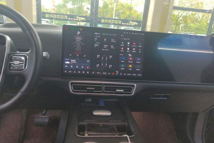 Used Li Auto L8 2023 Pro Model
