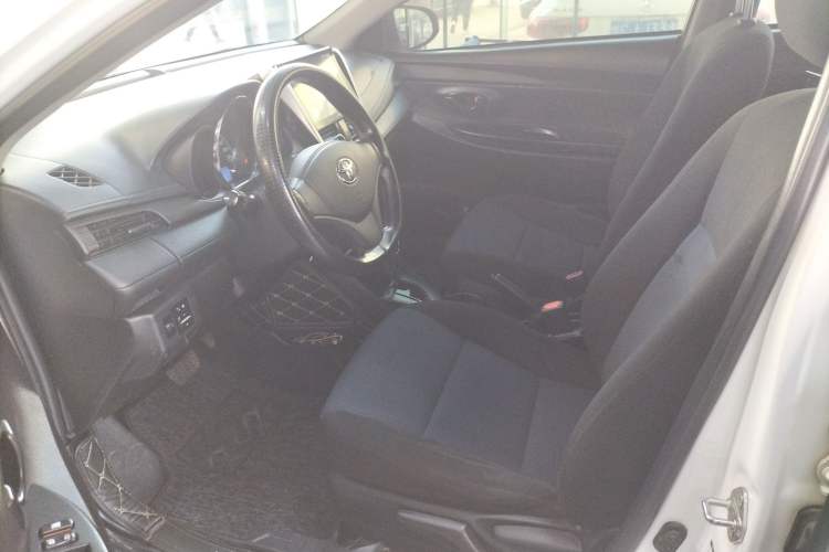 Used Toyota YARiS L 2016 Revised 1.5E CVT Charming Edition