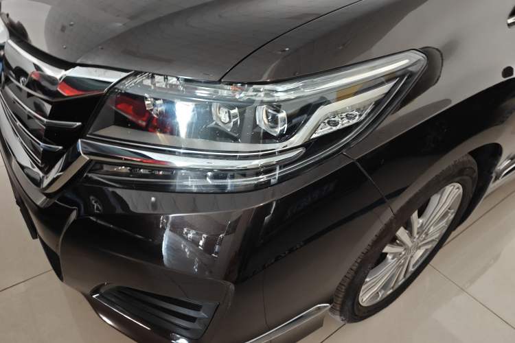 Used Honda Elysion 2016 2.4L Supreme Edition
