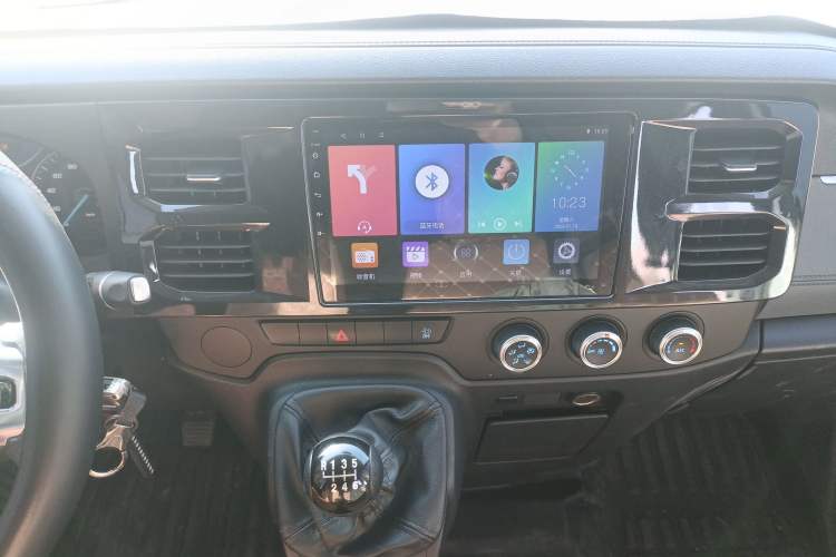 Used JMC Fushun 2022 2.0T Manual Multi-Function Passenger Vehicle Short Wheelbase Mid-Height Roof 6-Seater