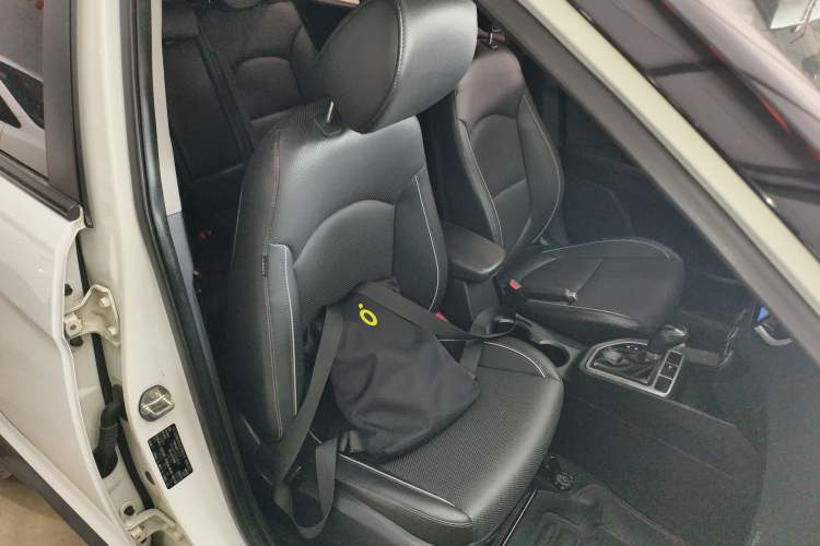 Used Hyundai ix25 2015 1.6L Automatic Two-Wheel Drive Smart GLS Trim
