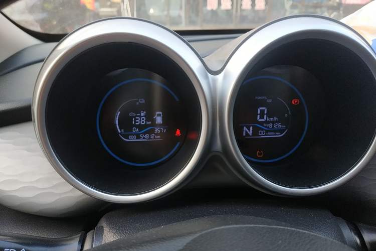 Used ORA Black Cat 2022 Updated Version 301 km Cute Pet Edition Lithium Iron Phosphate