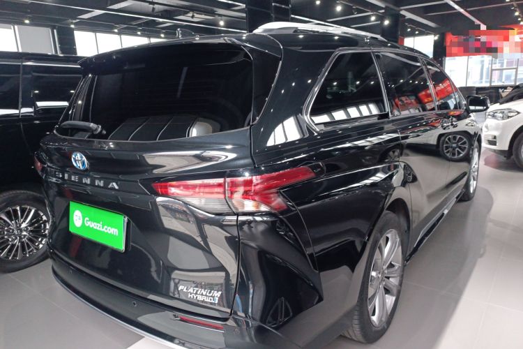 Used Toyota Sienna 2023 2.5L Hybrid Platinum Edition