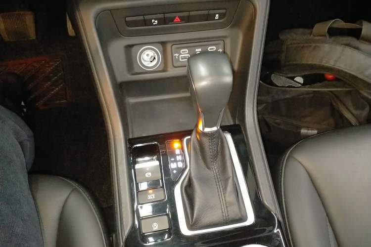 Used  Grand Commander 2022 2.0T Two-Wheel Drive Luxury Version
