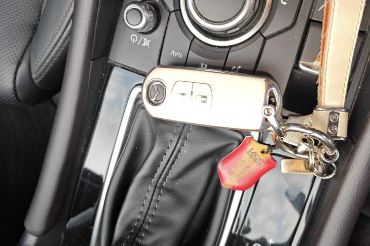 Used Mazda Mazda 3 Axela 2017 Hatchback 2.0L Automatic Sport Model China VI Standard