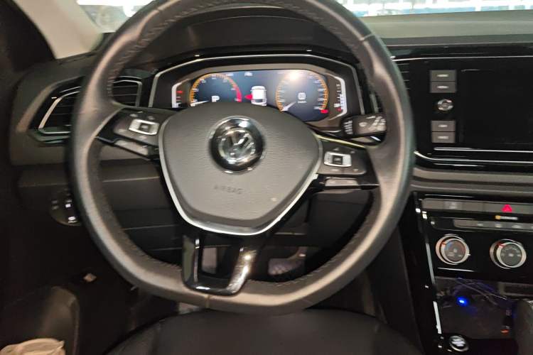 Used Volkswagen T-ROC 2019 280TSI DSG Two-Wheel Drive Comfort Version China VI Standard
