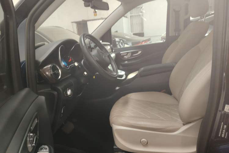 Used Mercedes-Benz V-Class 2021 V 260 Avantgarde Edition
