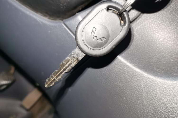 Used Wuling Rongguang V 2015 1.2L Base Version