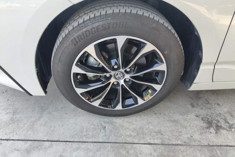 Used Toyota Avalon 2023 2.0L Premium Edition
