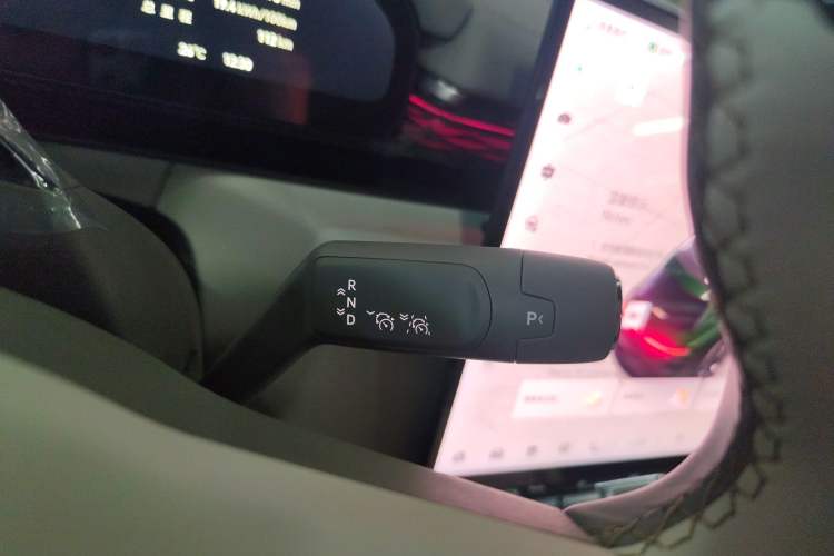 Used Zeekr 7X 2025 100 kWh Long-Range Rear-Wheel Drive with Intelligent Driving Features
