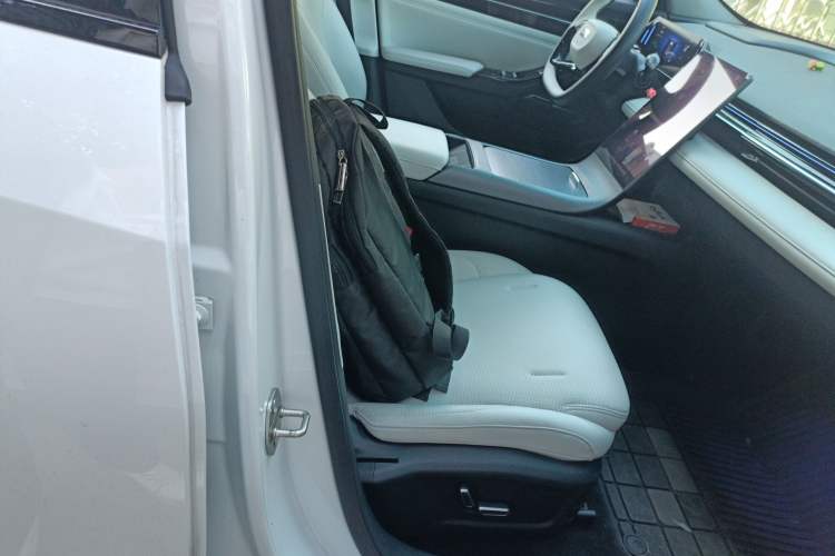 Used  L6 2023 125km Starship