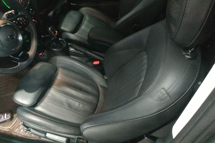 Used  MINI 2020 2.0T COOPER S Three-Door Midnight Red Limited Edition